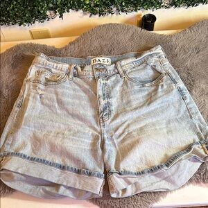 DAZE Shorts